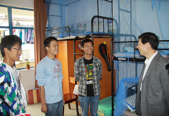 11.09.26 朱秀林校长莅临敬文书院考察指导.jpg